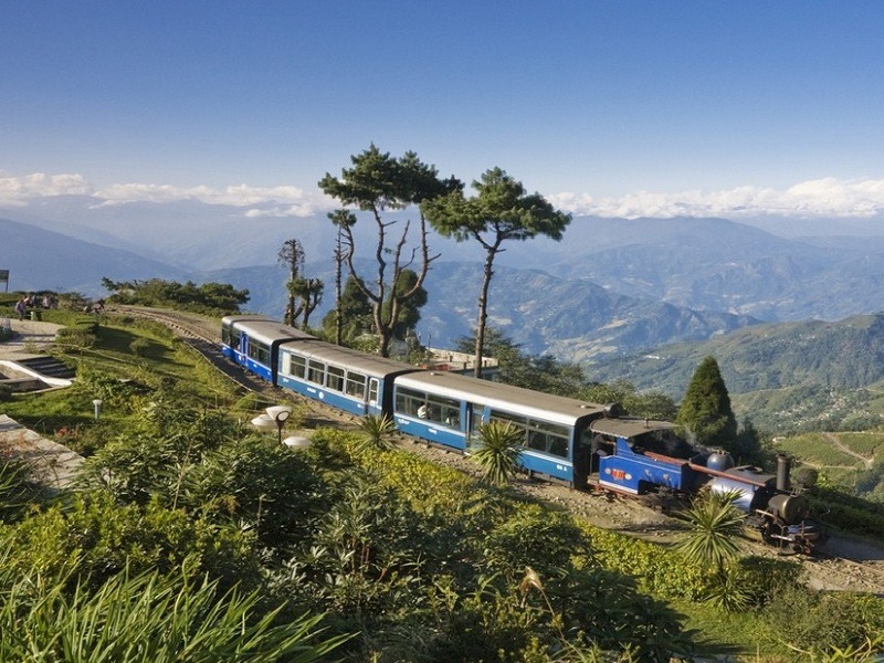 729541740Darjeeling_Himalayan_Railway.jpg